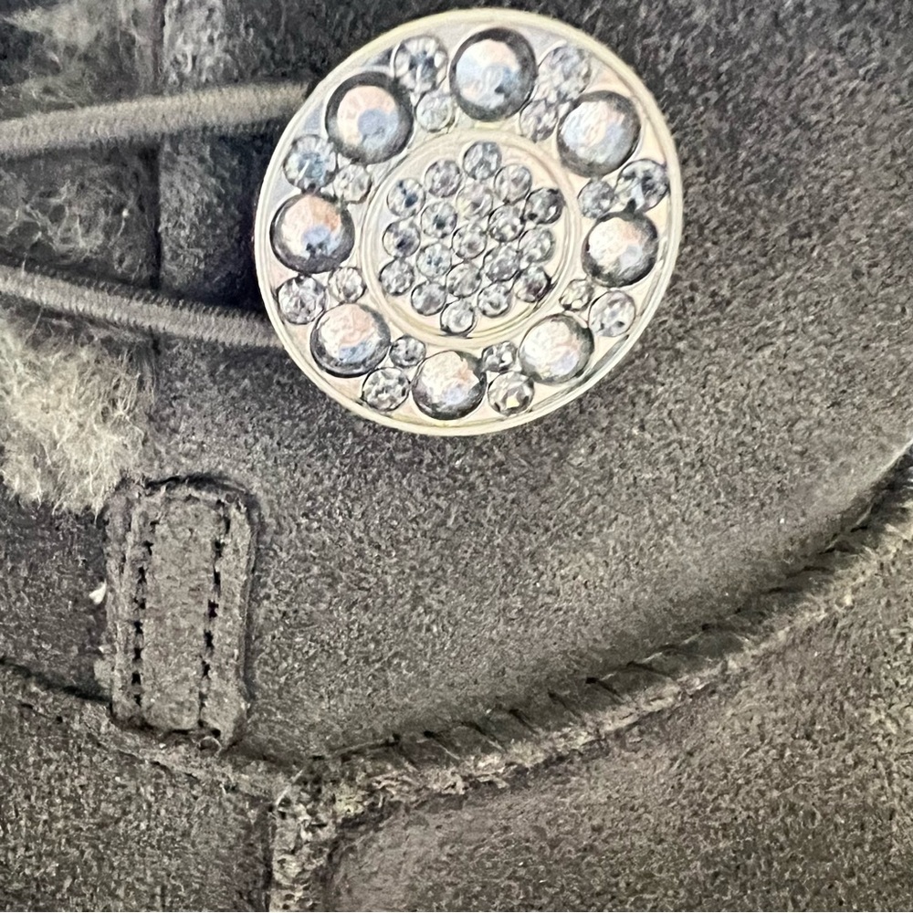 New UGG Mini Bailey button crystals boots size 9 - Picture 8 of 9